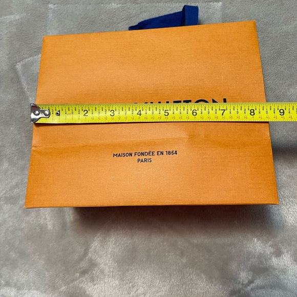 Louis Vuitton bag new - Picture 4 of 8